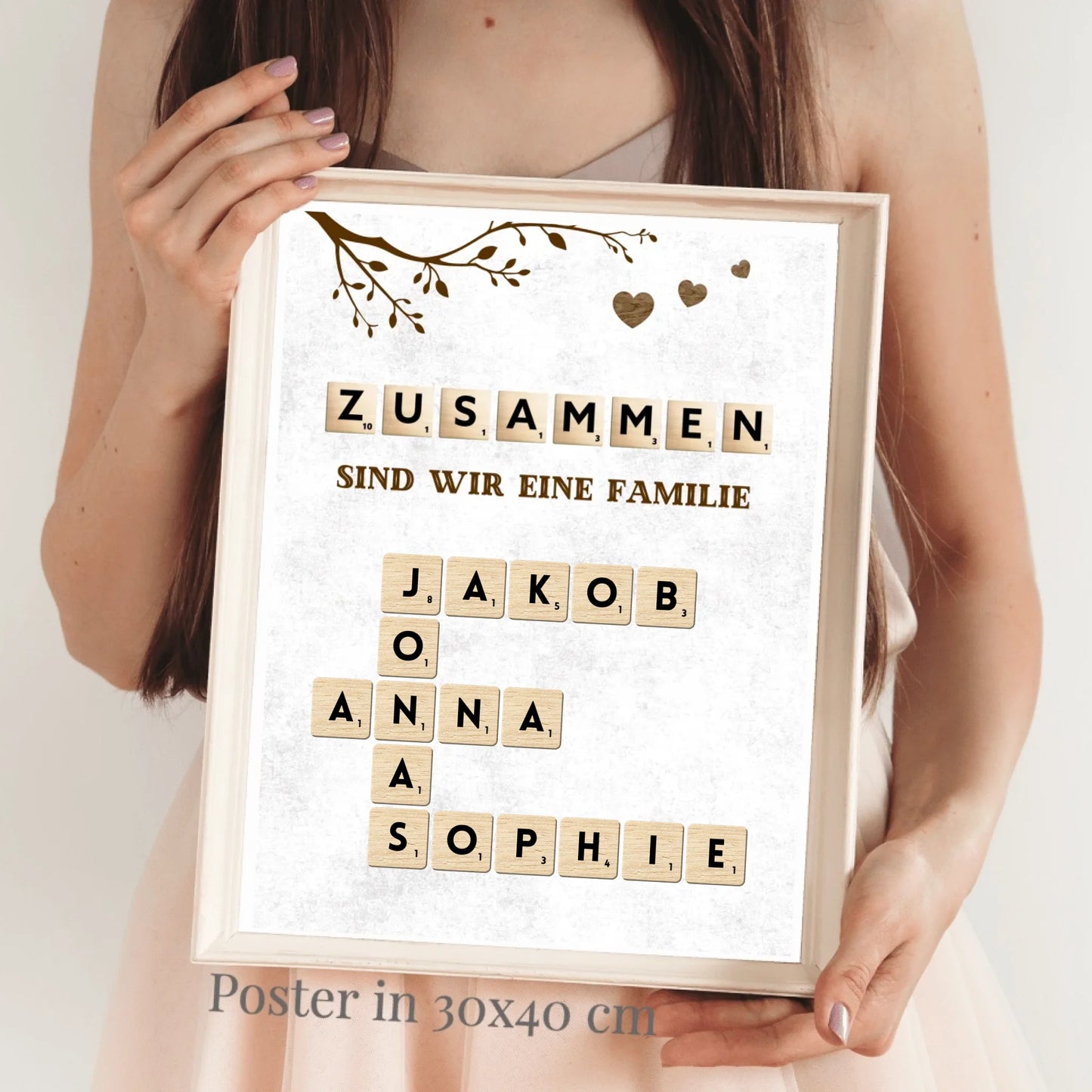Personalisierte Scrabble Leinwand mit Namen deiner ganzen Familie - "Zusammen sind wir eine Familie"