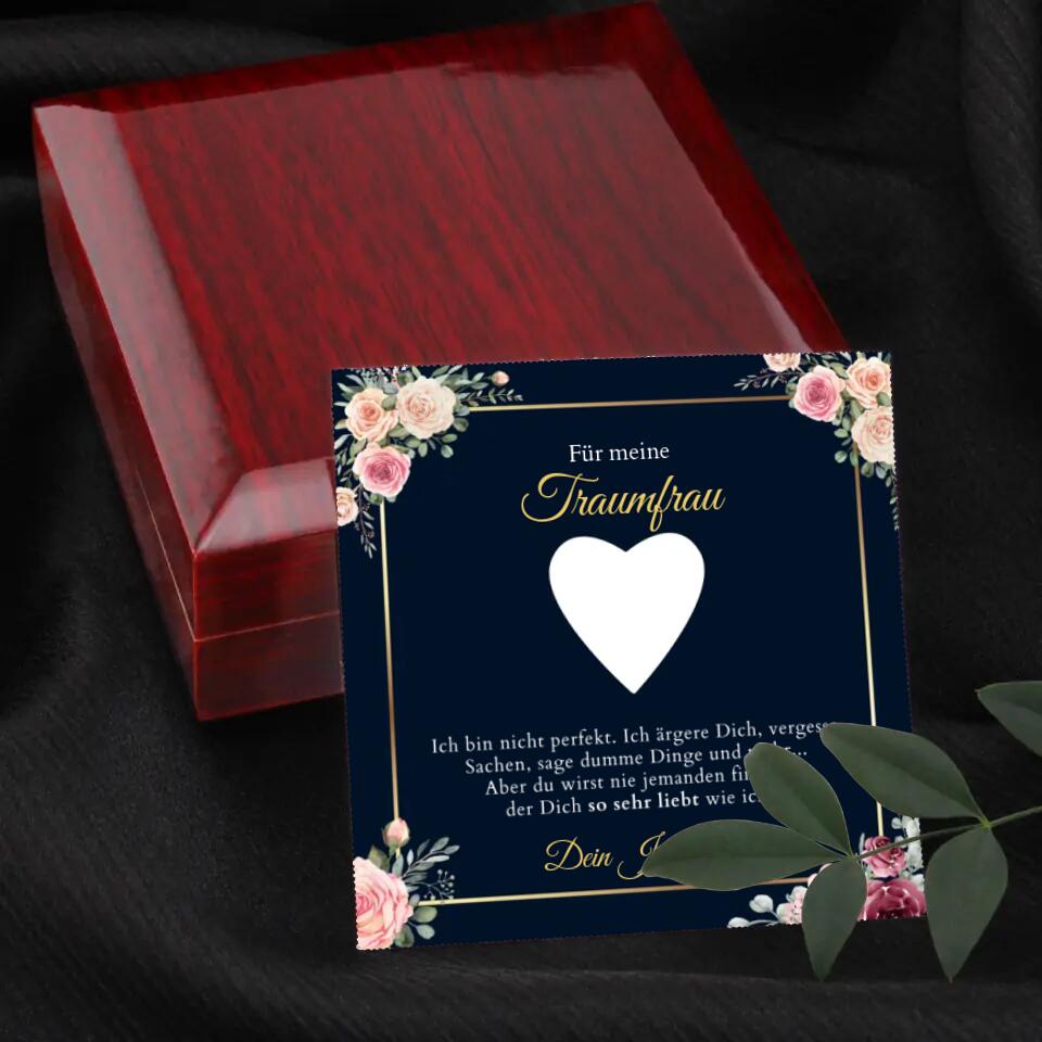 Forever Love "Traumfrau" - Halskette mit Gold-Herzanhänger & individualisierter Karte