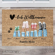 Load image into Gallery viewer, Herzlich Willkommen - Personalisierte Fußmatte  für innen &amp; aussen (2-8 Personen, Kinder &amp; Haustiere)
