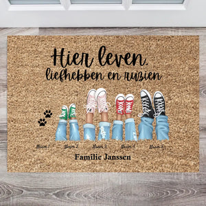 Hier leven, liefhebben en ruziën - Persoonlijke familie deurmat (1-8 personen, kinderen, huisdieren)