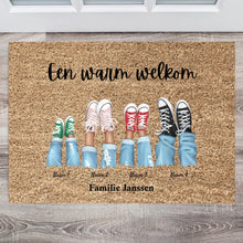 Load image into Gallery viewer, Een warm welkom - Persoonlijke familie deurmat (1-8 personen, kinderen, huisdieren)
