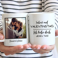Load image into Gallery viewer, Jeden Tag Valentinstag - Personalisierte Foto-Tasse für Paare
