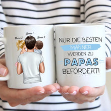 Load image into Gallery viewer, Nur die besten Männer werden zu Papas befördert - Personalisierte Tasse für Väter (Vatertag 1-4 Kinder)
