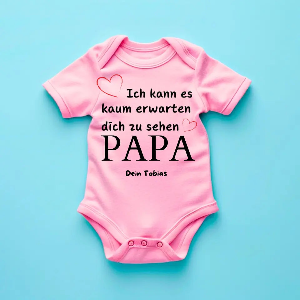 Ich kann es kaum erwarten dich zu sehen - Personalisierter Baby-Onesie/ Strampler, Geburt MAMA, PAPA, OMA, OPA, 100% Bio-Baumwolle Body