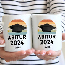 Load image into Gallery viewer, Glückwunsch Abschluss Tasse 2024 - Personalisierte Tasse Abitur, Studium, Bachelor, Master, Ausbildung, Realschule, Examen
