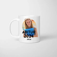 Load image into Gallery viewer, Abschluss Foto Tasse 2024 - Eigenes Bild hochladen, Personalisierte Tasse Abitur, Studium, Bachelor, Master, Ausbildung, Realschule, Examen
