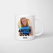 Load image into Gallery viewer, Abschluss Foto Tasse 2024 - Eigenes Bild hochladen, Personalisierte Tasse Abitur, Studium, Bachelor, Master, Ausbildung, Realschule, Examen
