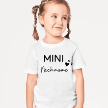 Load image into Gallery viewer, Mini-Nachname - Personalisiertes Baby-T-Shirt, 100% Bio-Baumwolle
