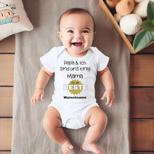 Load image into Gallery viewer, Mama ist die Beste - Personalisierter Baby-Onesie/ Strampler, 100% Bio-Baumwolle
