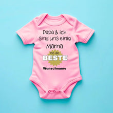 Load image into Gallery viewer, Mama ist die Beste - Personalisierter Baby-Onesie/ Strampler, 100% Bio-Baumwolle
