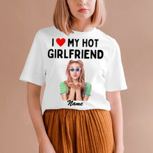 Load image into Gallery viewer, I love my hot girlfriend - Personalisiertes Foto T-Shirt (100% Baumwolle, Unisex)
