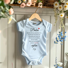 Load image into Gallery viewer, Sevgili baba - Personalisierter Baby-Onesie/ Strampler türkisch, 100% Bio-Baumwolle Baby Body
