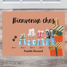 Load image into Gallery viewer, Bienvenue chez nous/ Merry Christmas - Paillasson personnalisé Famille
