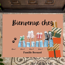 Load image into Gallery viewer, Bienvenue chez nous/ Merry Christmas - Paillasson personnalisé Famille
