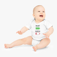 Load image into Gallery viewer, Ik: veel energie, ouders: weinig energie - Gepersonaliseerde baby onesie/ romper voor Kerstmis, 100% biologisch katoen
