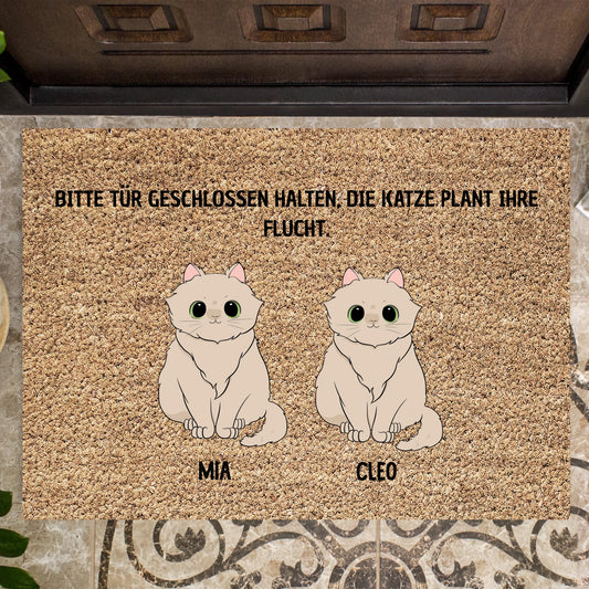 Flauschiger Fluchtversuch - Personalisierte Fußmatte mit Haustier (1-5 Katzen)