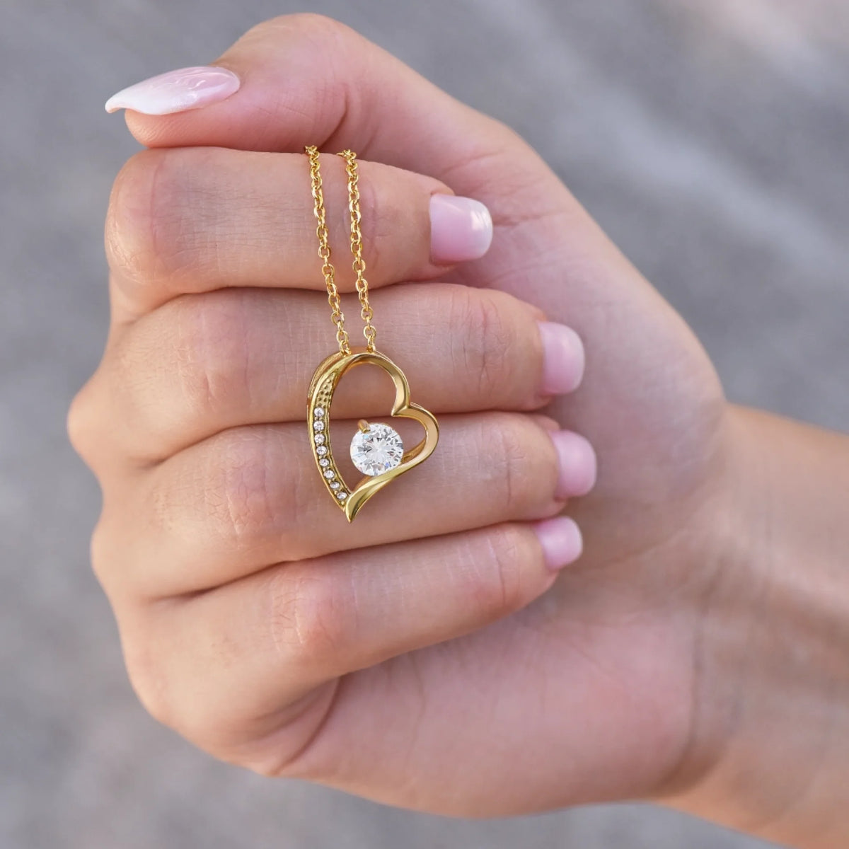 Forever Love - Halskette mit Herzanhänger & personalisierter Karte