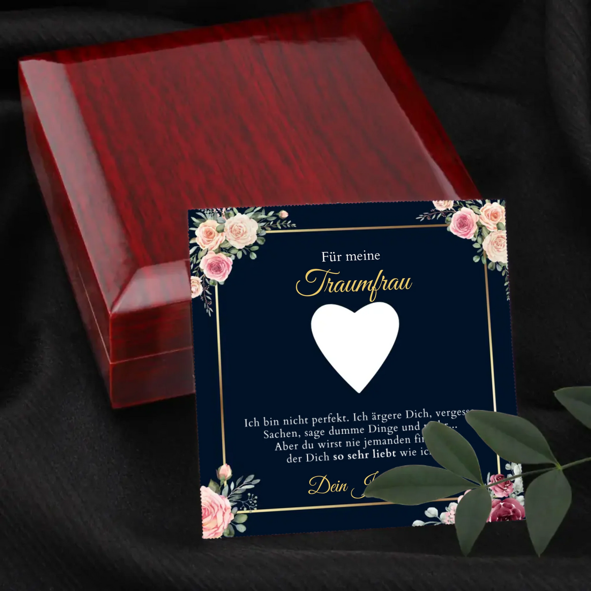 Forever Love "Traumfrau" - Halskette mit Gold-Herzanhänger & individualisierter Karte