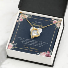 Load image into Gallery viewer, Forever Love &quot;Traumfrau&quot; - Halskette mit Gold-Herzanhänger &amp; individualisierter Karte
